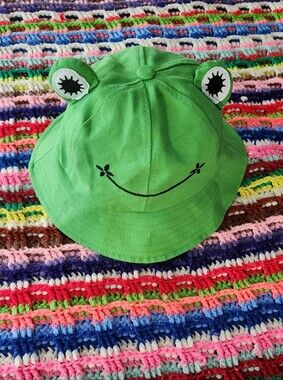 Green Frog Bucket Hat - Playful Kids Sun Hat